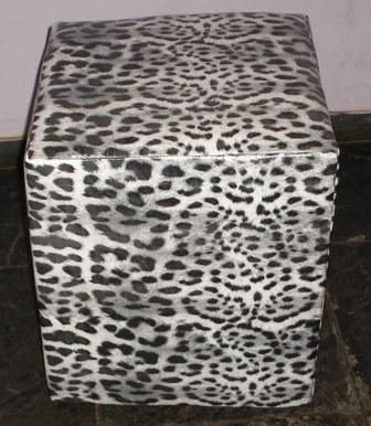 Puff em corano pele de onça